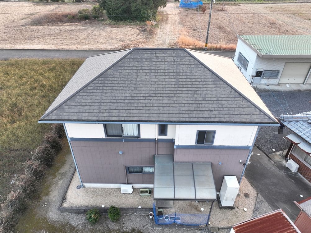 鈴鹿市_T様_施工前3 鈴鹿市の屋根カバー工事をリペイント匠が施工した写真
