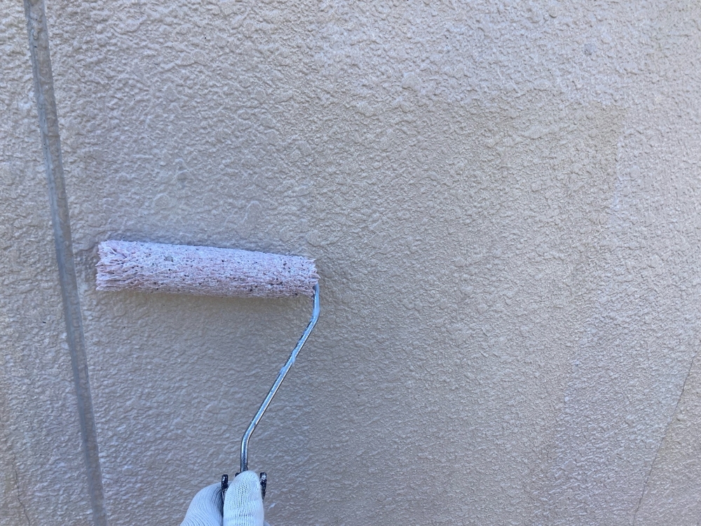 S様(津)塀(下塗り) 津市の外壁塗装、屋根塗装をリペイント匠が施工した写真