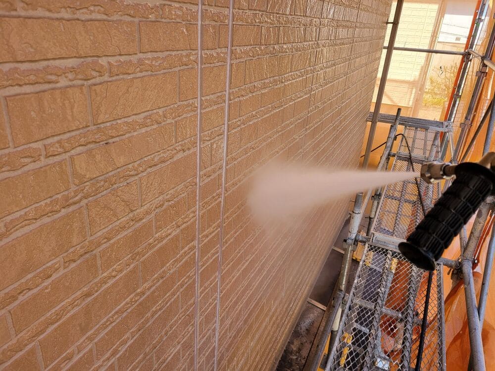 M様(津)高圧洗浄(外壁) (2) 津市の外壁塗装をリペイント匠が施工した写真