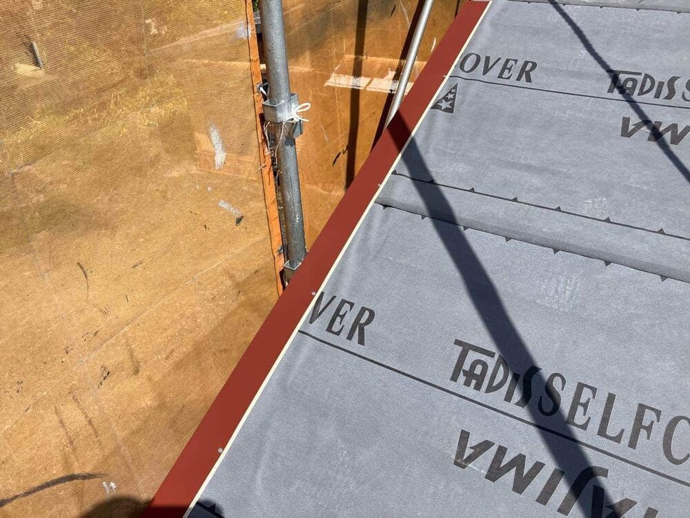 津市の屋根工事をリペイント匠が施工した写真