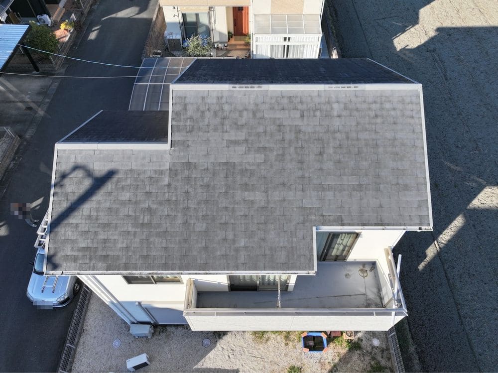 施工前_屋根全体 (2) 松阪市で外壁塗装と屋根工事と防水工事をリペイント匠が施工した写真