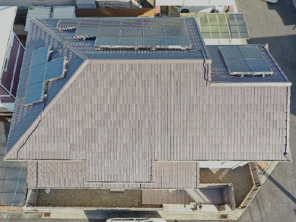 S様(津)施工後_屋根全体 津市の外壁塗装、防水工事をリペイント匠が施工した写真