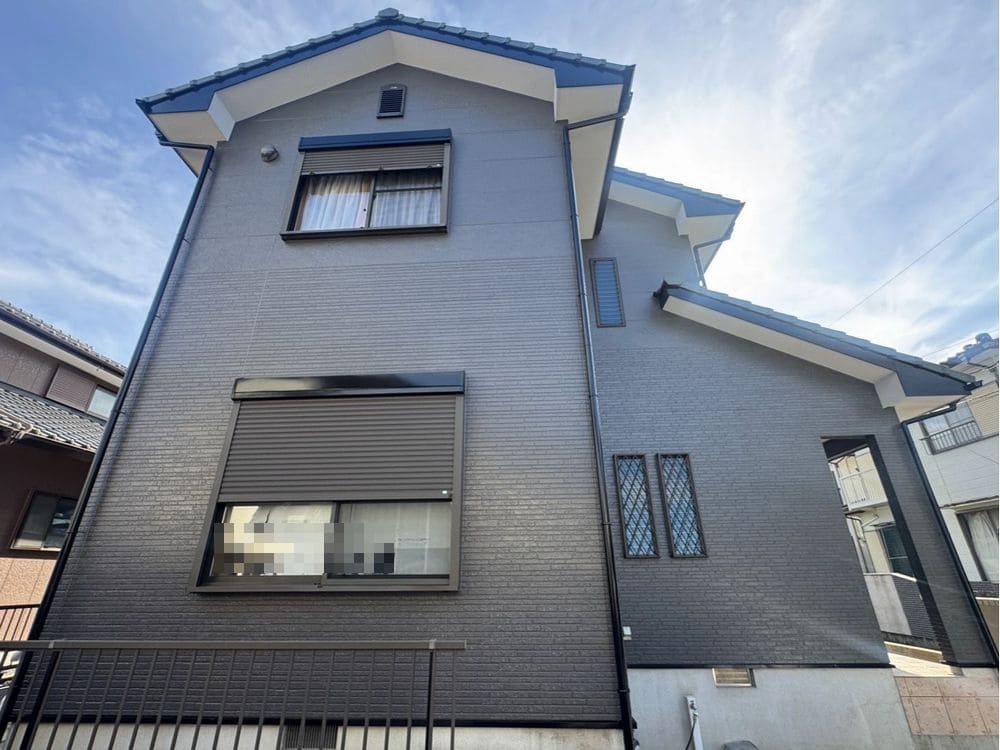 U様四日市市西坂部町施工後_外壁全体 四日市市の外壁塗装、防水工事をリペイント匠が施工した写真