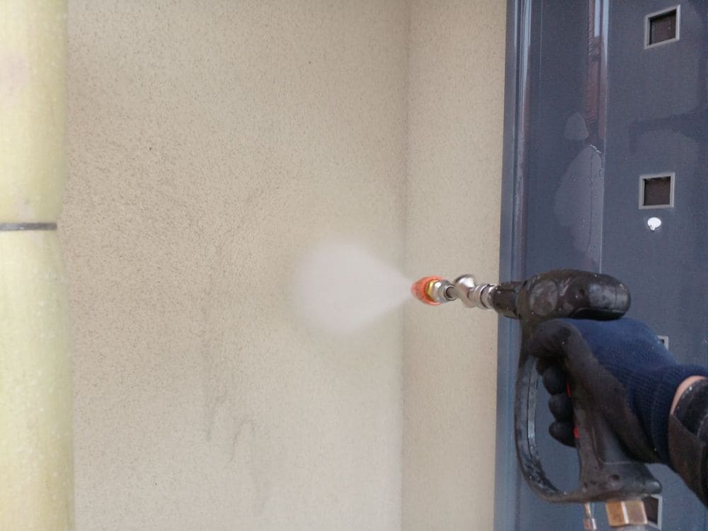 伊賀市の外壁塗装、屋根塗装をリペイント匠が施工した写真