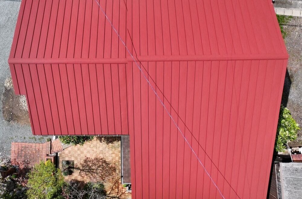 津市の屋根工事をリペイント匠が施工した写真