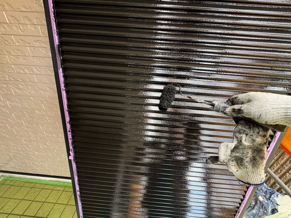 I様(伊勢市)雨戸‗2回目 伊勢市の外壁塗装をリペイント匠が施工した写真