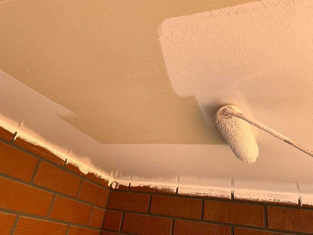 S様(津)軒天(中塗り) 津市の外壁塗装、防水工事をリペイント匠が施工した写真