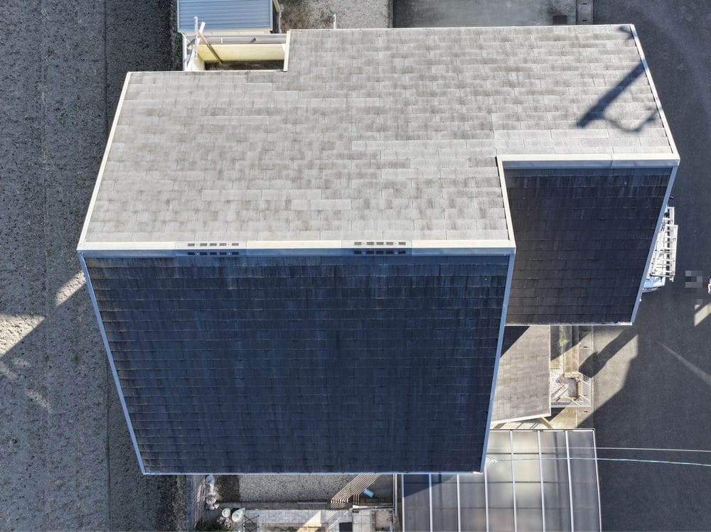 施工前_屋根全体 松阪市で外壁塗装と屋根工事と防水工事をリペイント匠が施工した写真