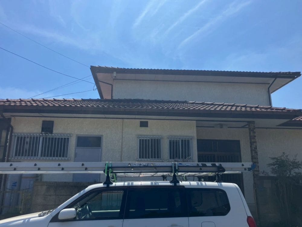 I様(鈴鹿市)_施工前_外壁全体 (2) 鈴鹿市の外壁塗装、屋根塗装をリペイント匠が施工した写真