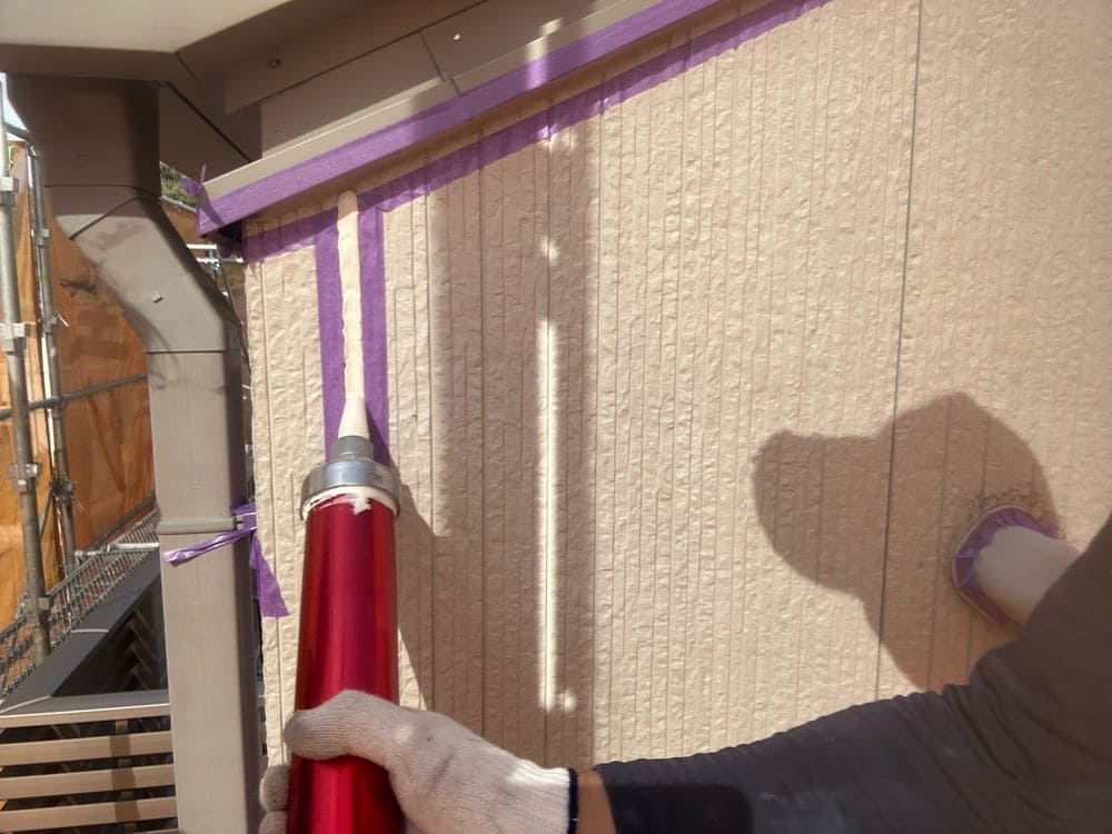 鈴鹿市_N様_シール(打設目地) 鈴鹿市の外壁塗装、屋根塗装をリペイント匠が施工した写真