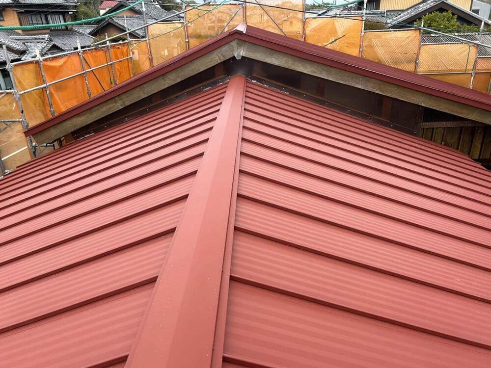 津市の屋根工事をリペイント匠が施工した写真