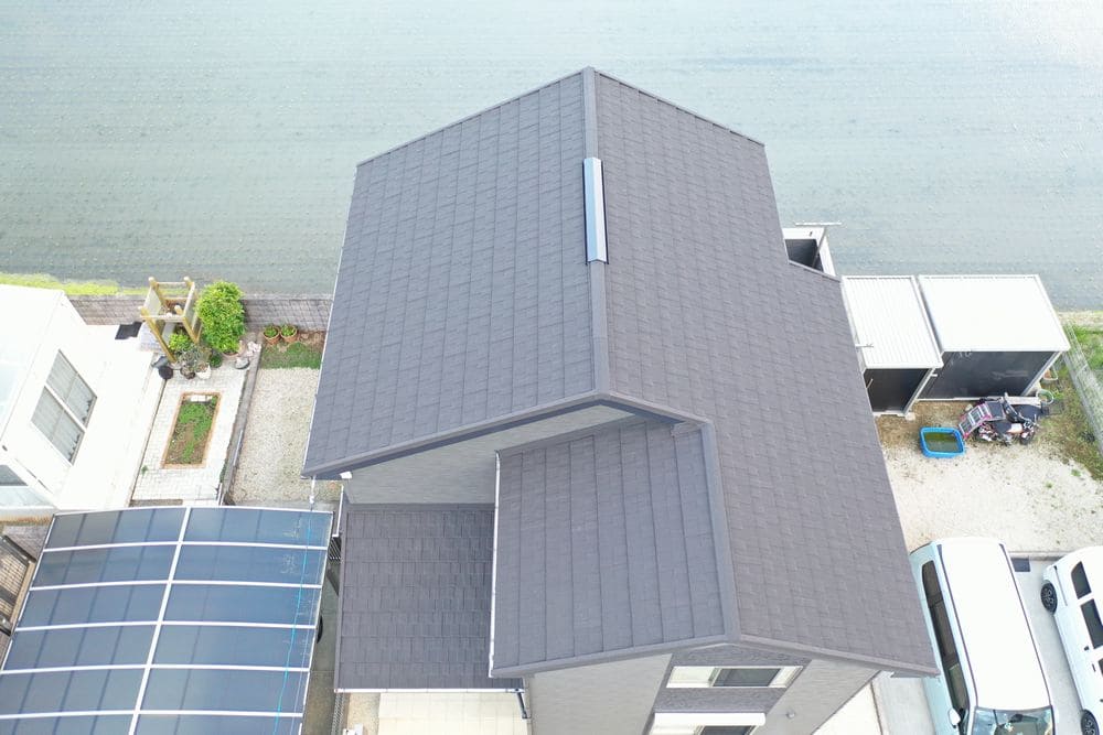 施工後_屋根 (4) 松阪市で外壁塗装と屋根工事と防水工事をリペイント匠が施工した写真
