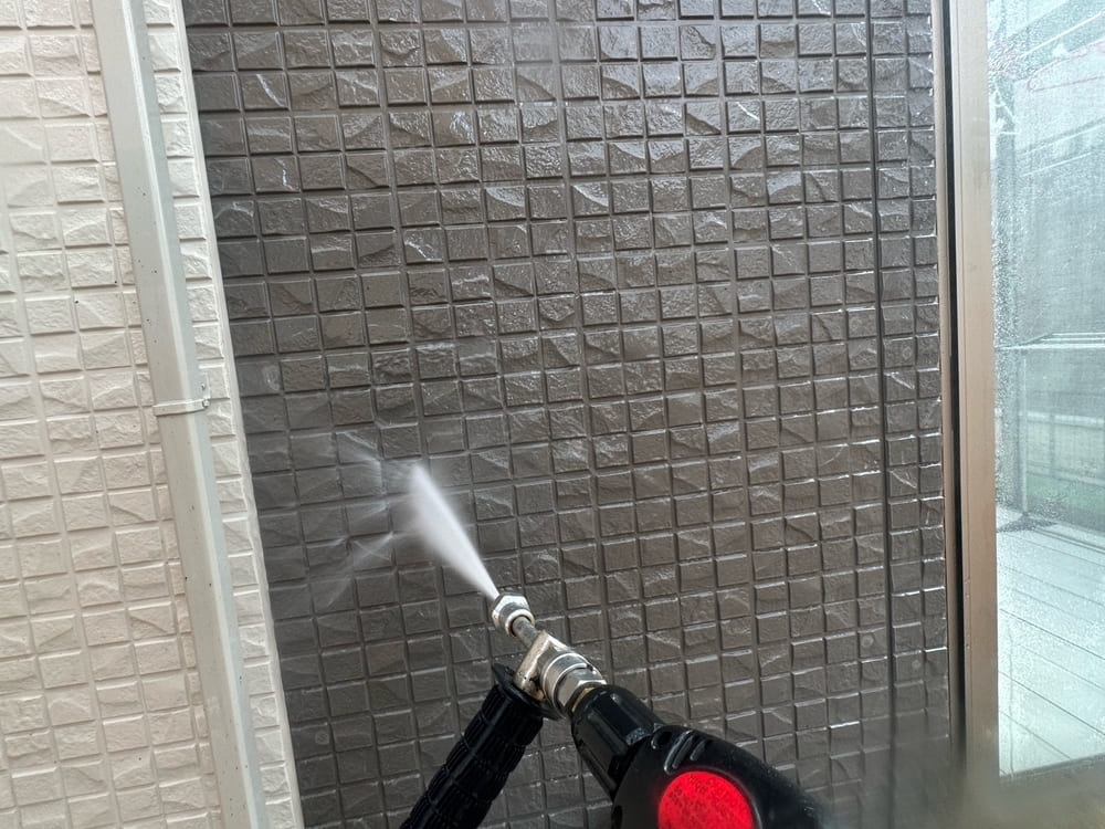 津市の外壁塗装、防水工事をリペイント匠が施工した写真