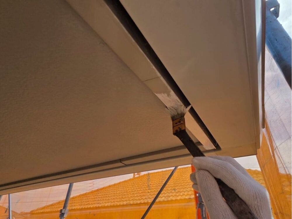 津市の外壁塗装、防水工事をリペイント匠が施工した写真