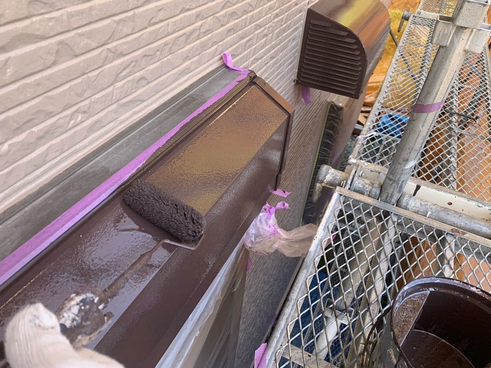 M様亀山シャッターボックス(上塗り) 亀山市で外壁塗装、防水工事をリペイント匠が施工した写真