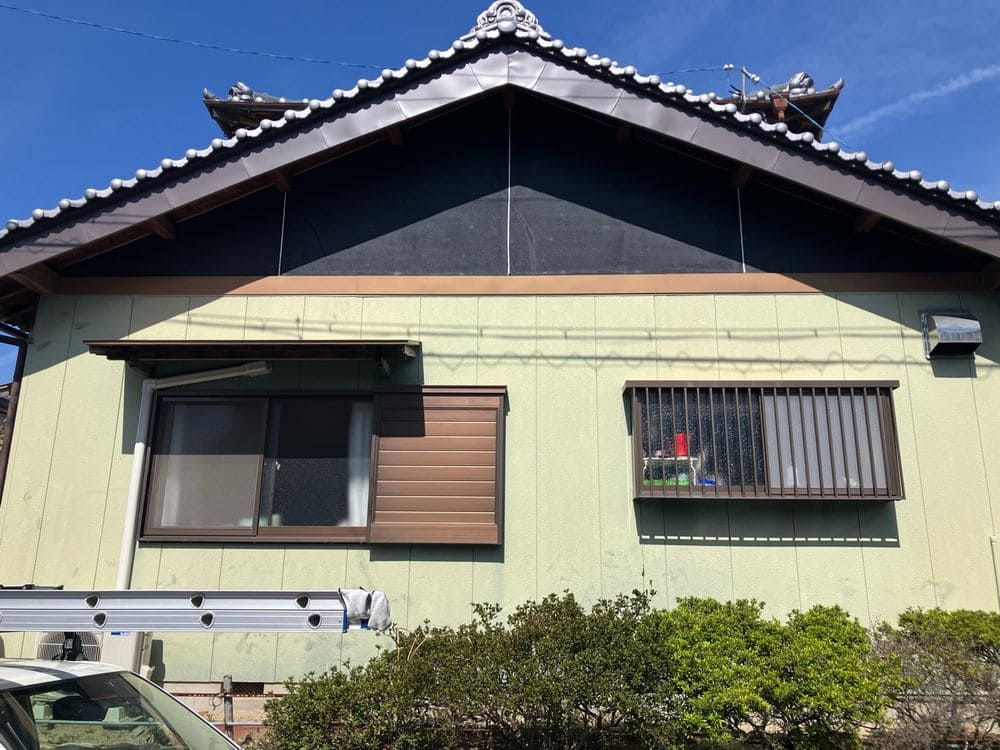 亀山市の外壁塗装をリペイント匠が施工した写真