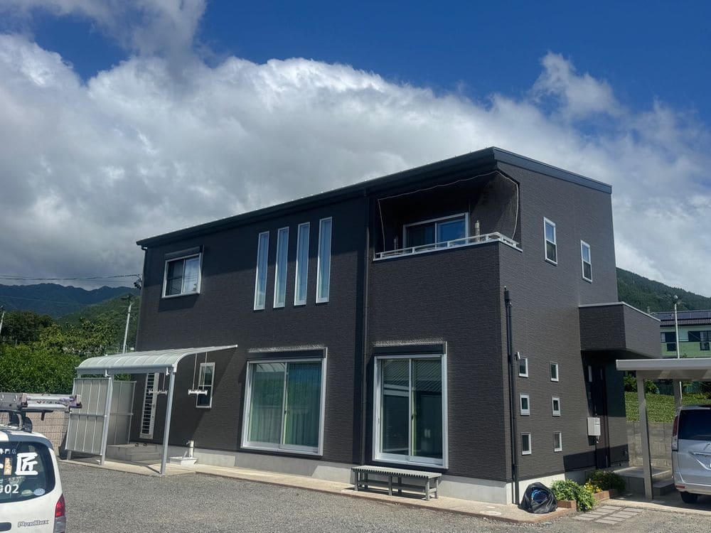 四日市市_K様_外壁全体3(施工後) 四日市市の外壁・屋根塗装をリペイント匠が施工した写真