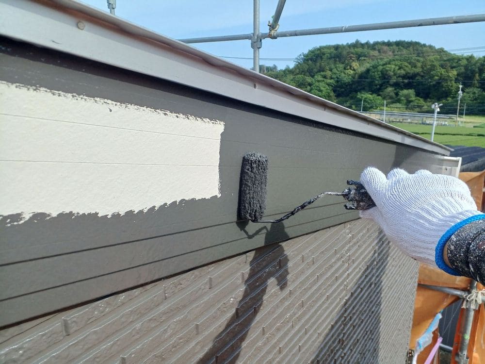 四日市市_K様_破風(中塗り) 四日市市の外壁・屋根塗装をリペイント匠が施工した写真