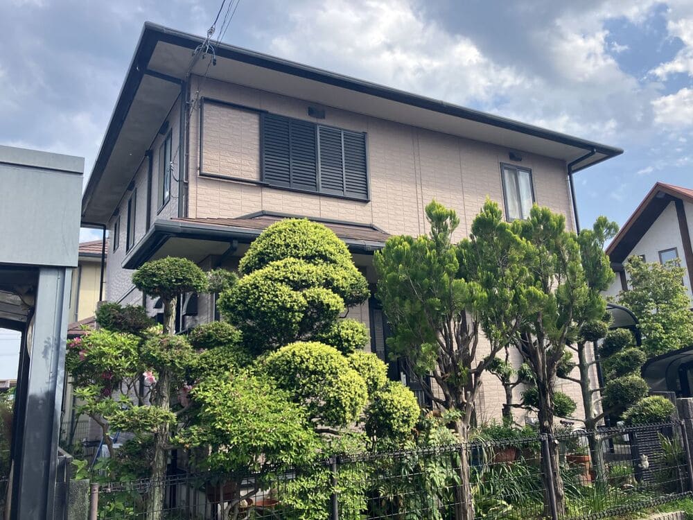 A様(津)施工前_外壁全体 (2) 津市の外壁塗装、屋根塗装をリペイント匠が施工した写真