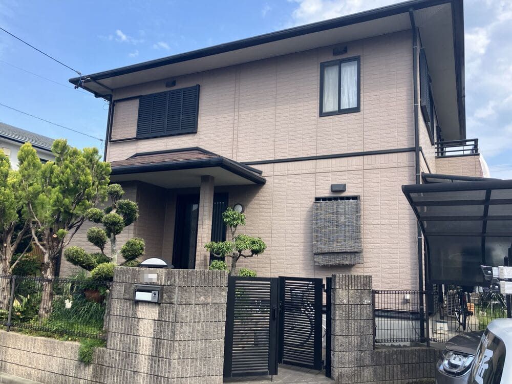 A様(津)施工前_外壁全体 津市の外壁塗装、屋根塗装をリペイント匠が施工した写真