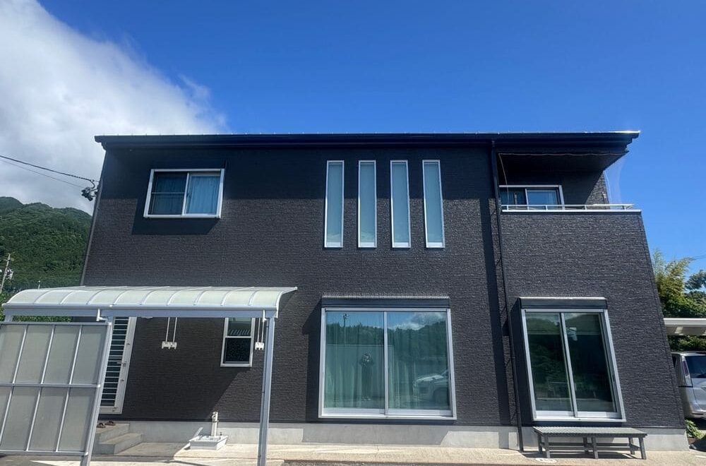 四日市市の外壁・屋根塗装をリペイント匠が施工した写真