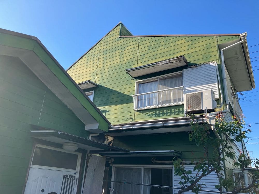 M様亀山市阿野田町施工前 亀山市の外壁塗装、屋根工事、屋根塗装をリペイント匠が施工した写真