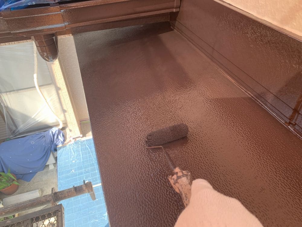 M様亀山庇(上塗り) (2) 亀山市で外壁塗装、防水工事をリペイント匠が施工した写真