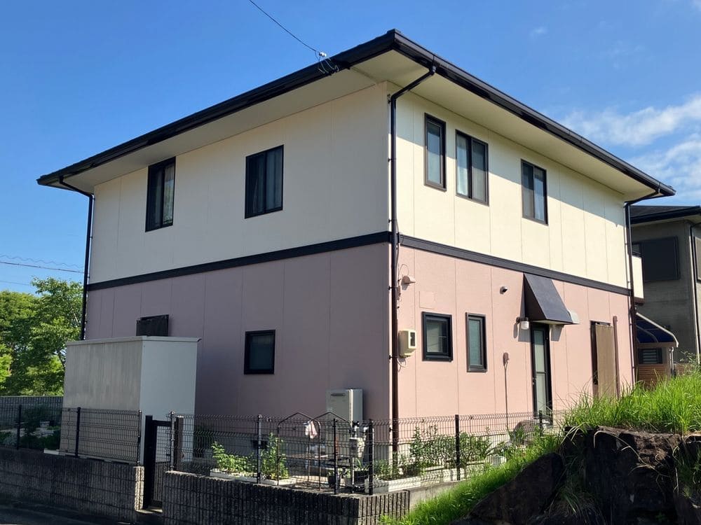 名張市の外壁塗装をリペイントが施工した写真