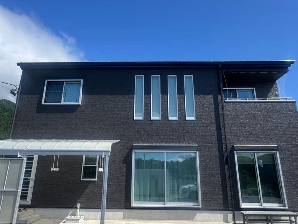 K様(四日市市水沢町)施工後_外壁全体 四日市市の外壁塗装、防水工事をリペイント匠が施工した写真