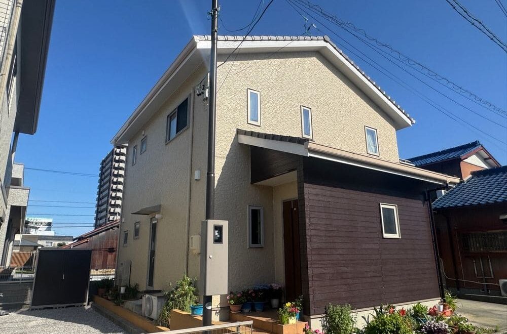 四日市市の外壁塗装をリペイント匠が施工した写真