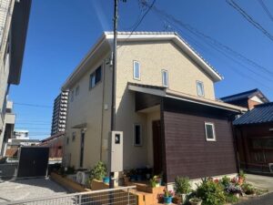 四日市市の外壁塗装をリペイント匠が施工した写真