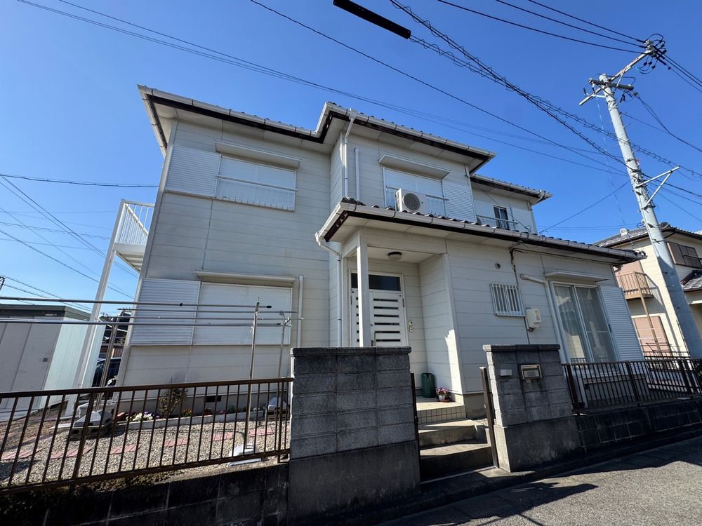 四日市市_M様_外壁全体5(施工前) 四日市市の外壁塗装をリペイント匠が施工した写真
