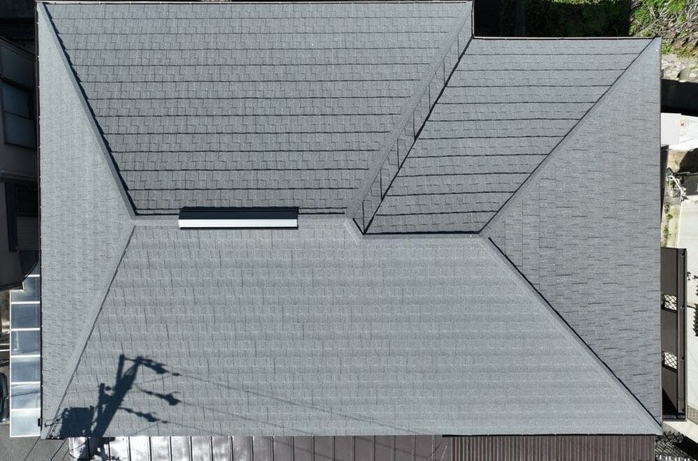 四日市市の屋根工事をリペイント匠が施工した写真