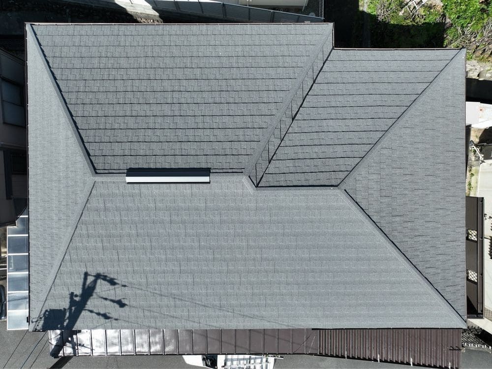 四日市市の屋根工事をリペイント匠が施工した写真