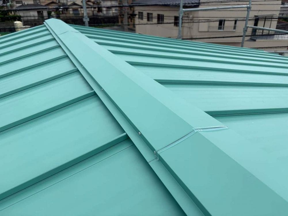棟板金(板金取付1) 松阪市で屋根工事をリペイント匠が施工した写真