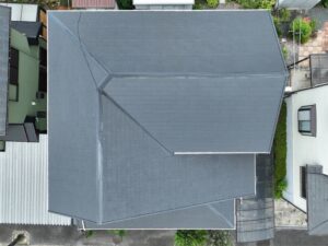 四日市市の屋根塗装をリペイント匠が施工した写真