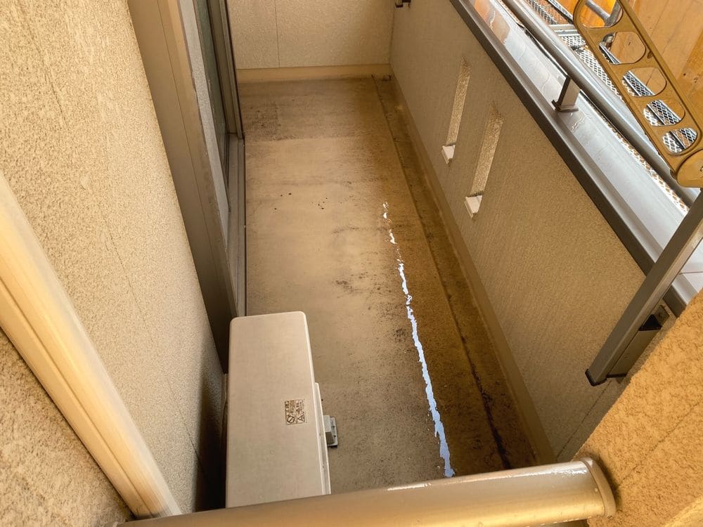 F様(亀山市みずきが丘)防水_施工前 (1) 亀山市で外壁塗装、防水工事をリペイント匠が施工した写真