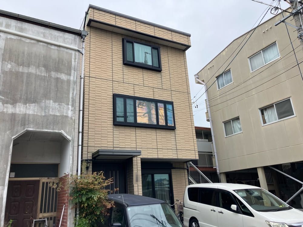 津市の外壁塗装、防水工事をリペイント匠が施工した写真