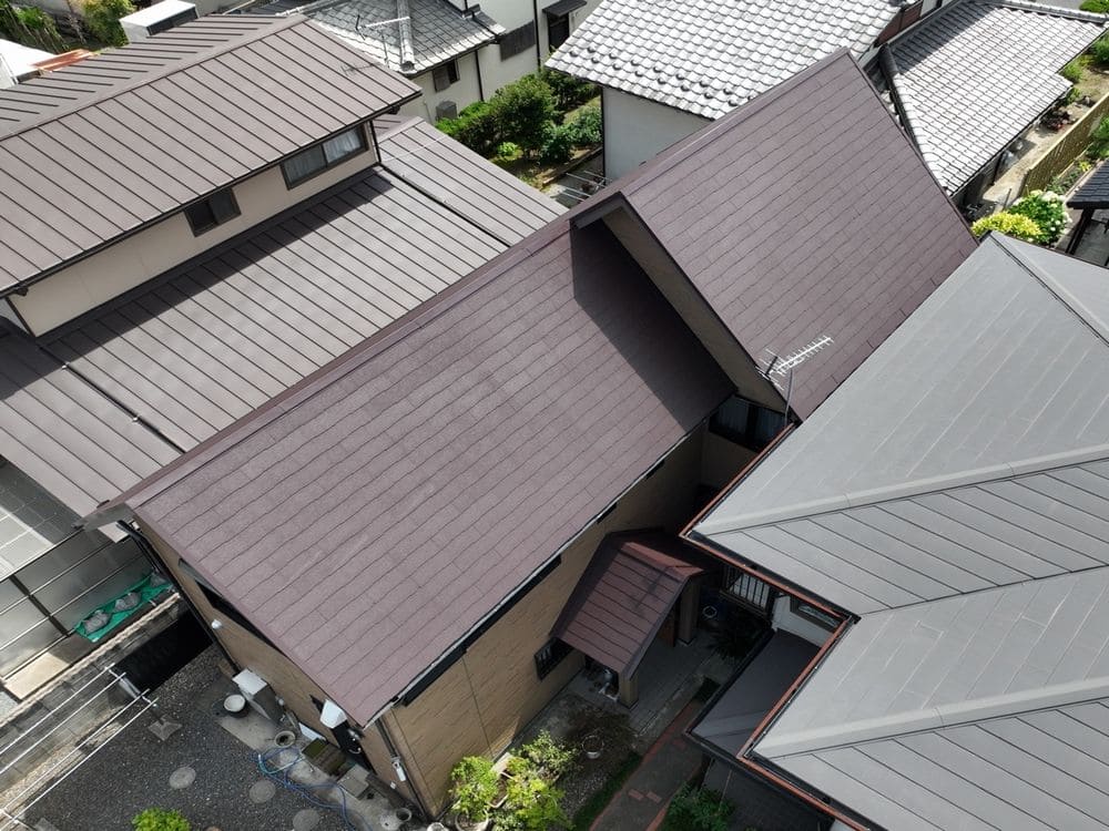 名張市の屋根塗装をリペイント匠が施工した写真