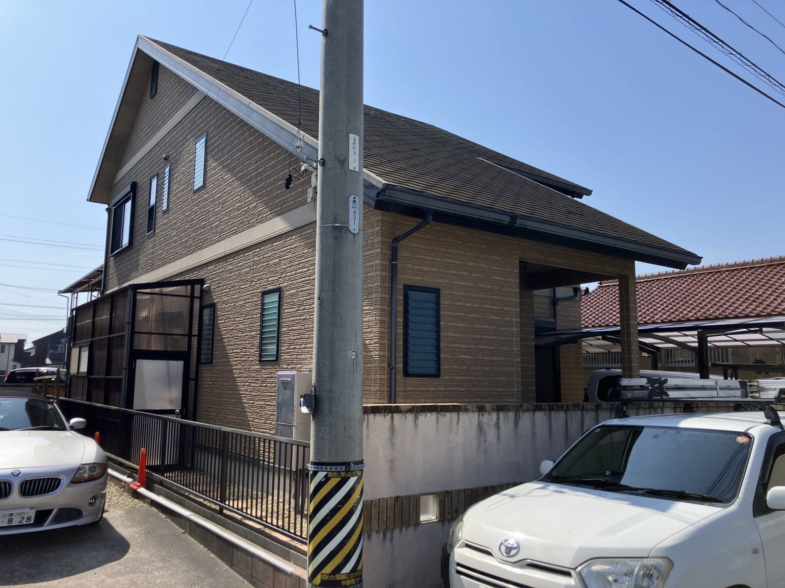 K様津市白塚町施工前_外壁全体 津市の外壁塗装、屋根工事、防水工事をリペイント匠が施工した写真