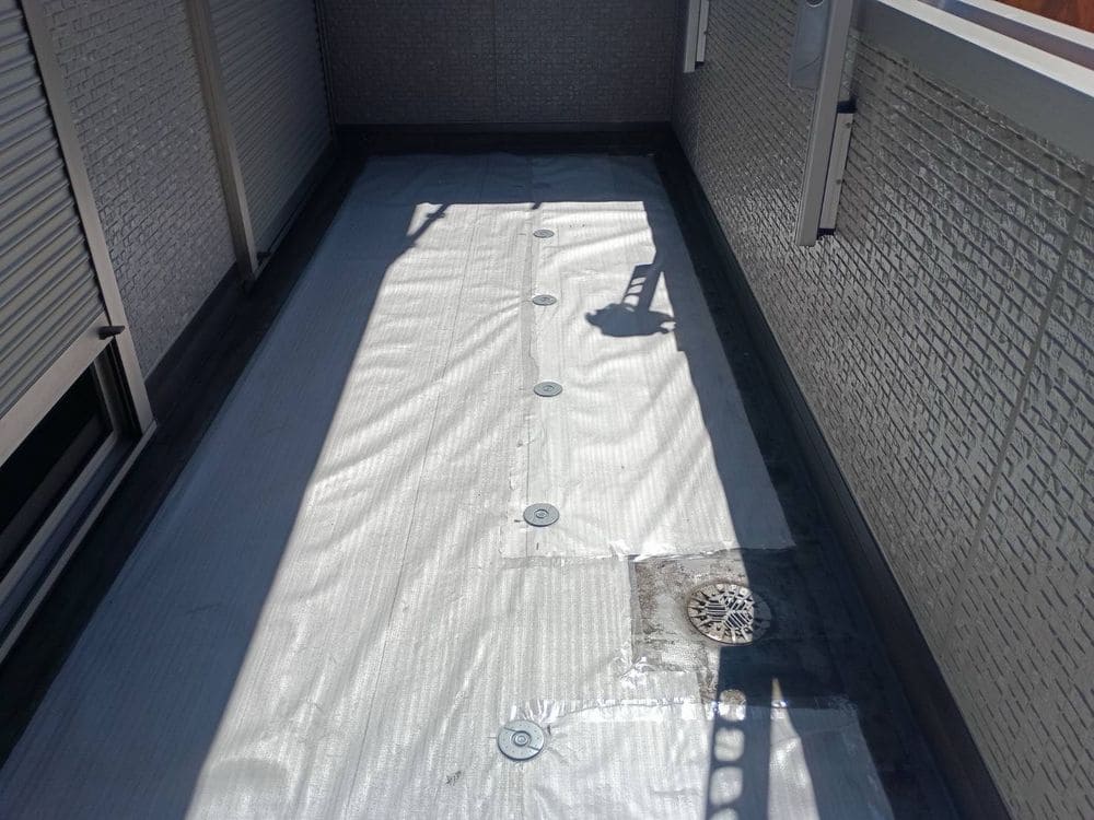 K様(伊勢市)防水‗絶縁シート・ディスク設置 伊勢市の防水工事をリペイント匠が施工した写真