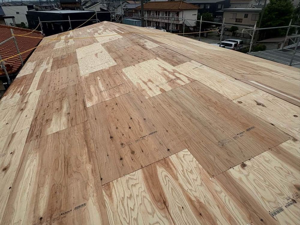 コンパネ (2) 松阪市で屋根工事をリペイント匠が施工した写真