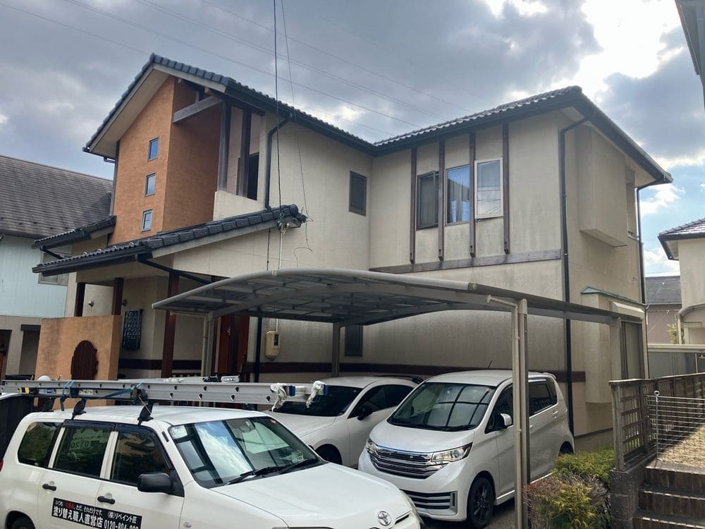 F様(亀山市みずきが丘)施工前_外壁全体 (3) (1) 亀山市で外壁塗装、防水工事をリペイント匠が施工した写真