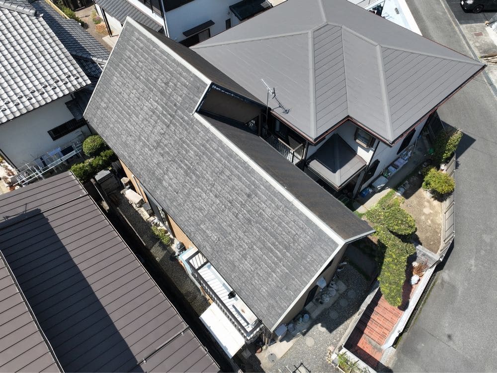 名張市の屋根塗装をリペイント匠が施工した写真