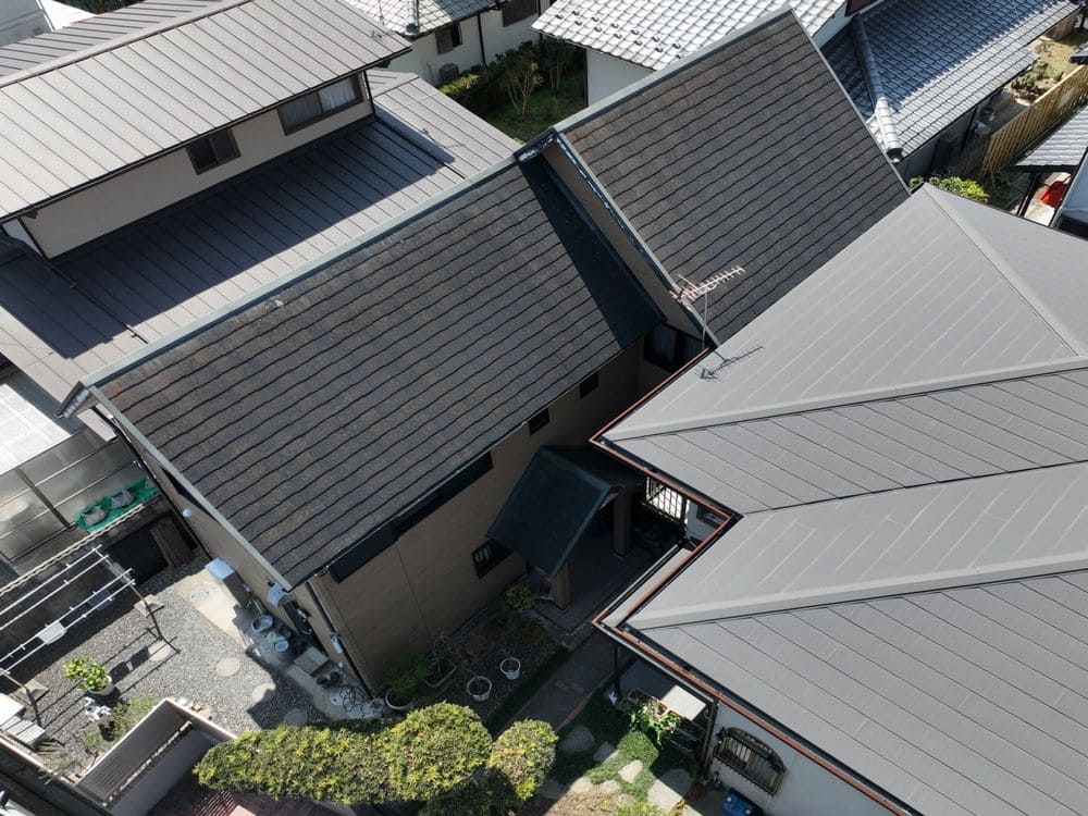 名張市の屋根塗装をリペイント匠が施工した写真