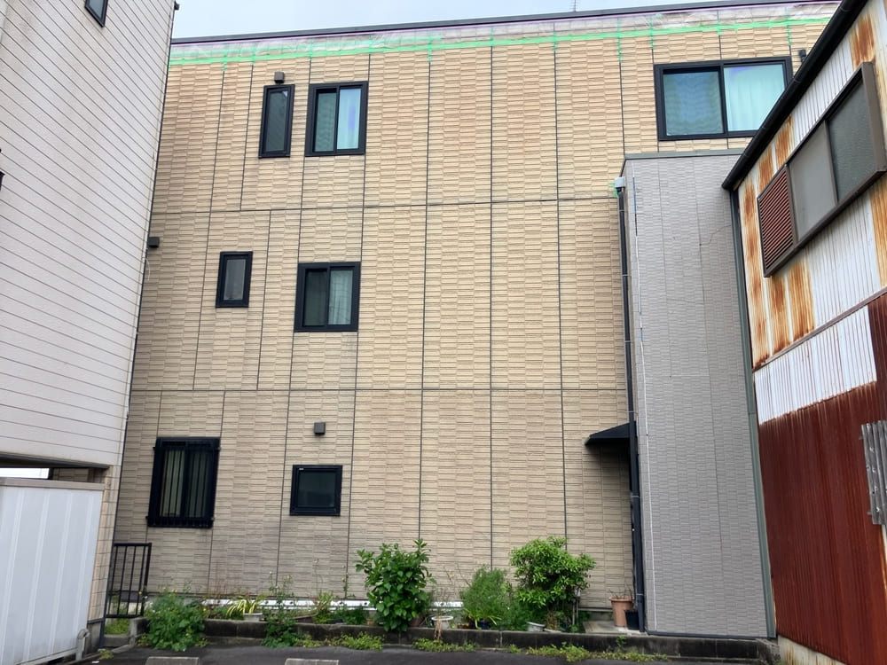 津市の外壁塗装、防水工事をリペイント匠が施工した写真