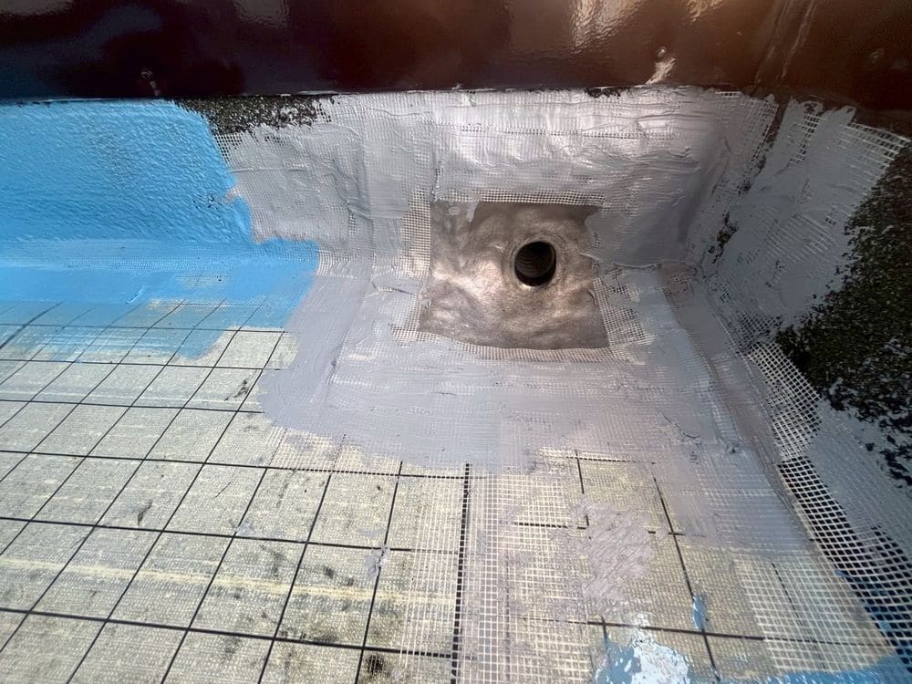 四日市市_Y様_防水②(ドレン設置) 四日市市の防水工事をリペイント匠が施工した写真