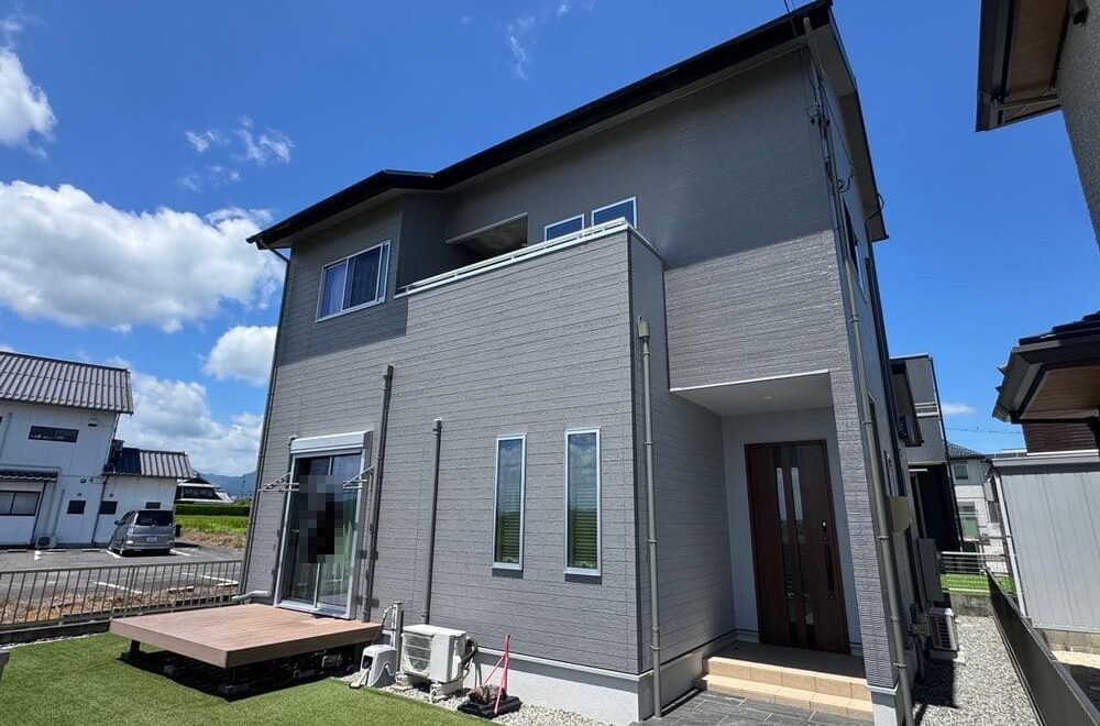 いなべ市の外壁塗装、屋根塗装、防水工事をリペイント匠が施工した写真
