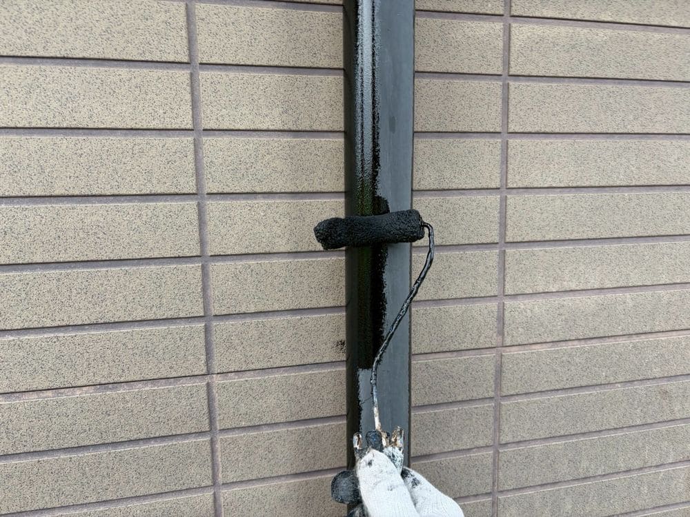 O様‗伊勢市‗縦樋‗1回目 伊勢市O様邸の外壁塗装‗樋塗装写真