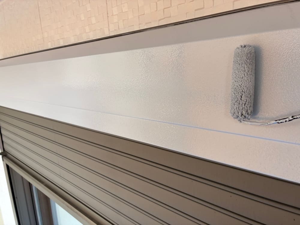 H様(津市)シャッターボックス(下塗り) 津市で外壁・屋根塗装をリペイント匠が施工した写真